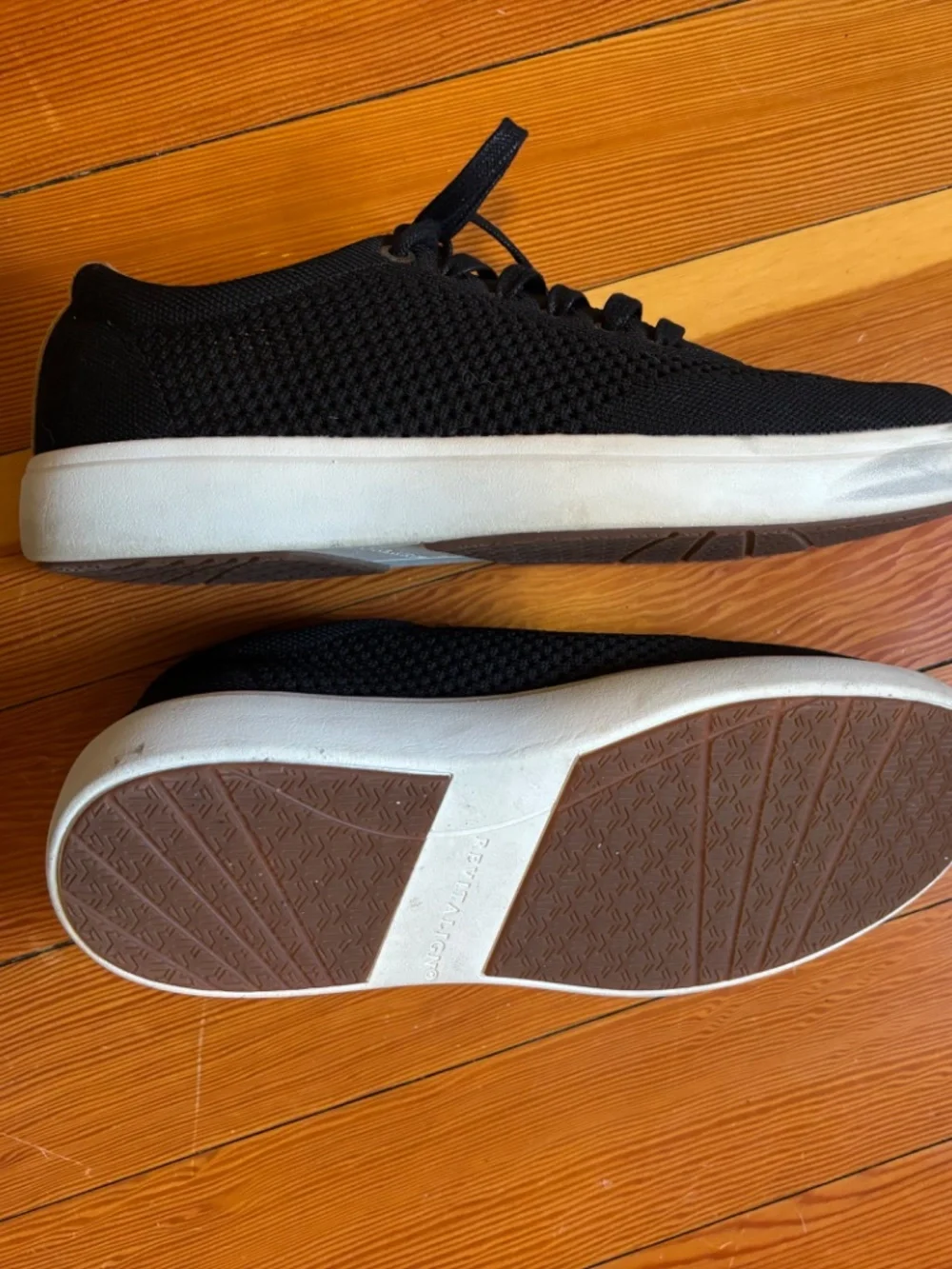 Men’s navy Revitalign sneakers